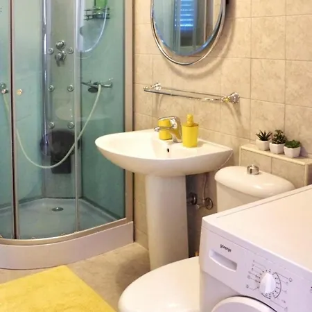 Klisovic - Duplex Three Bedroom With Terrace *