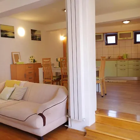 Apartamento Klisovic - Duplex Three Bedroom With Terrace